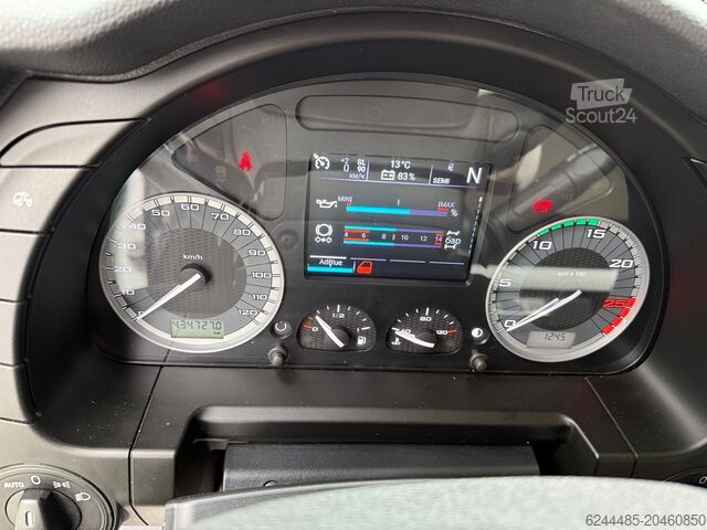 Standard tractor IVECO S-Way 490