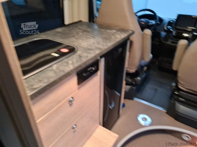 Camper van PÖSSL Summit 600 Rollstuhltransport Kassettenlift