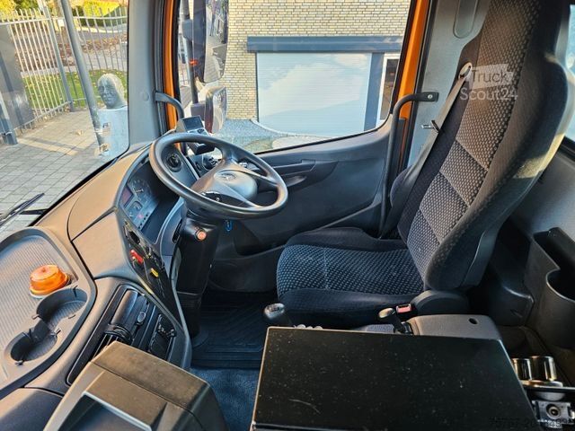 Veegmachine MERCEDES-BENZ ATEGO 1518 Kehrmaschine