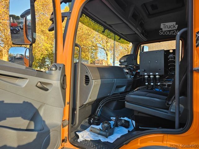 Veegmachine MERCEDES-BENZ ATEGO 1518 Kehrmaschine