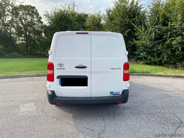 šaldytuvinis furgonas su kėbulu Toyota Proace