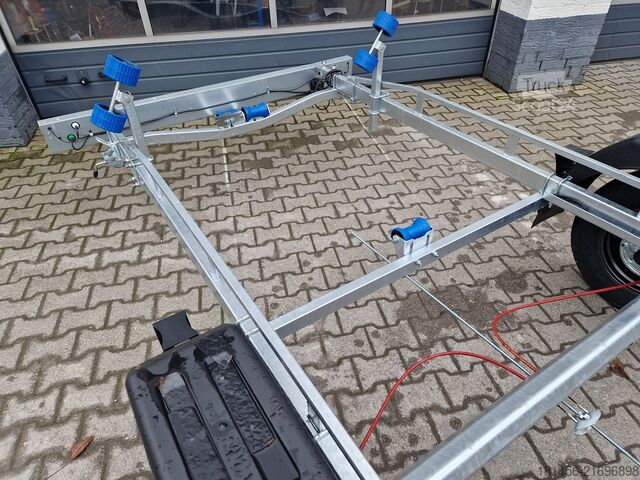 Boottrailer trailershop Bootanhänger direkt 1300kg GN231  Neptun