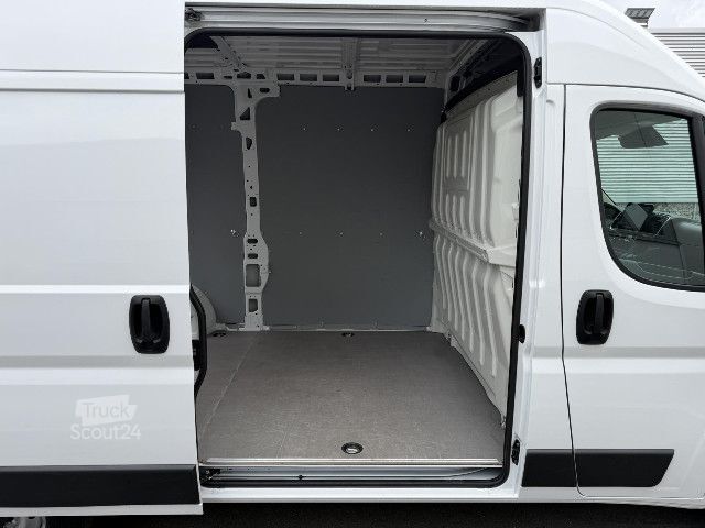 Панелен ван Fiat Ducato MY25 LED / NAVI / RFK