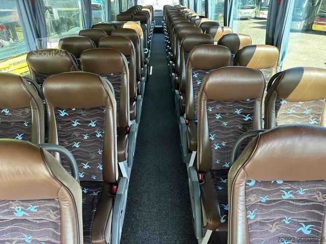 Távolsági autóbusz MAN R08 Lions Coach L (60 Sitze*Schalt)