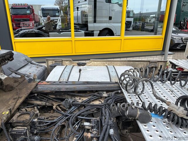 Standard tractor MAN TGX 18.460 + KIEPER HYDRAULIEK + DUBBEL BED