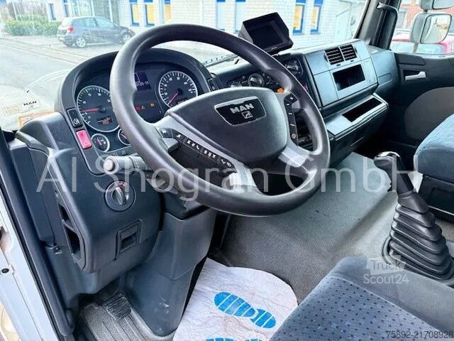 Loading platform MAN TGL 12.240