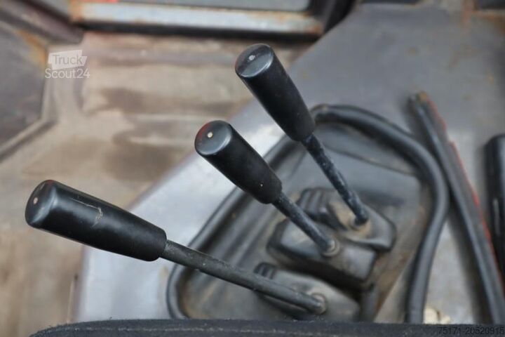 Visurgājējs iekrāvējs Manitou M30-4 Diesel, 4x4 Drive, 3t Capacity, Triplex Mast