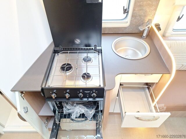 Half-integraal camper BÜRSTNER Lyseo TD 736 Tageszulassung! 22.680 Euro sparen!