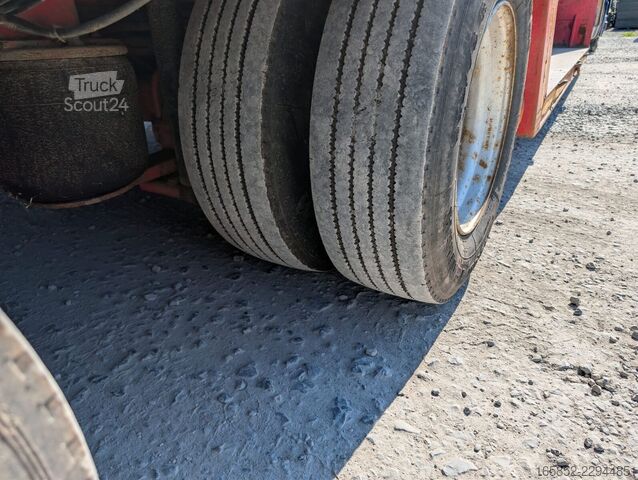 Χαμηλός φορτωτής LinTrailers Tiefbet ausziehbar