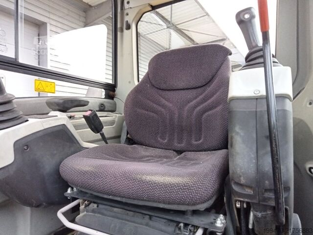Minikaivukone < 7t Wacker Neuson 50Z3 with 3 excavator buckets