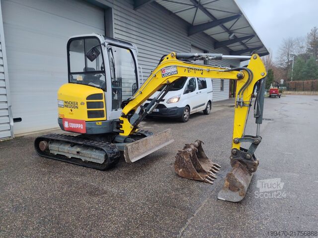 Minikaivukone < 7t Wacker Neuson EZ28 with 3 excavator buckets
