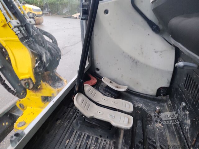 Minikaivukone < 7t Wacker Neuson EZ28 with 3 excavator buckets