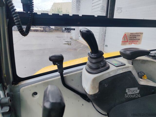 Minikaivukone < 7t Wacker Neuson EZ28 with 3 excavator buckets