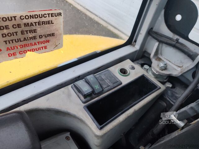 Minikaivukone < 7t Wacker Neuson EZ28 with 3 excavator buckets