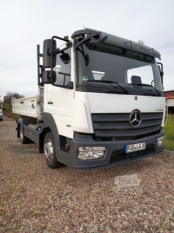 Trijų krypčių savivartis Mercedes-Benz Atego 821 K