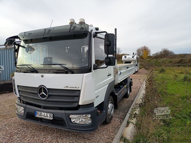 Tri-benne Mercedes-Benz Atego 821 K