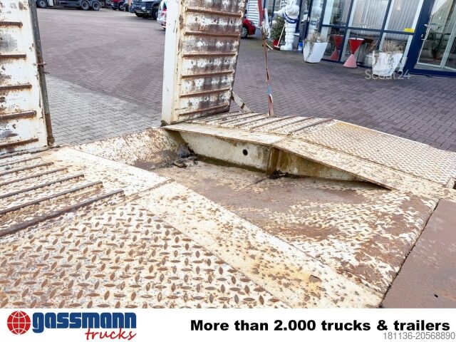 Tieflader Anhänger  AT 400, Verbr. auf 3m, Radmulden, hydr. Rampen