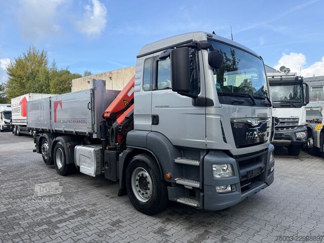Camion ribaltabile trilaterale MAN TGS 26.400 Kipper Kran Palfinger PK 18002