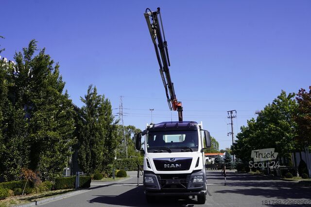 منصة مع رافعة MAN TGS 26.420 6x4 / Fassi F215A.2.24
