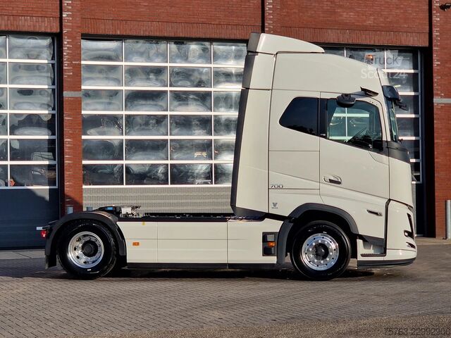 Volvo FH 16.700 Globetrotter 4x2 - YENİ - Retarder - I parkcool - Alaşım jantlar - Ayna kameraları - Volvo FH 16.700 Globetrotter 4x2 - NEW - Retarder - I...