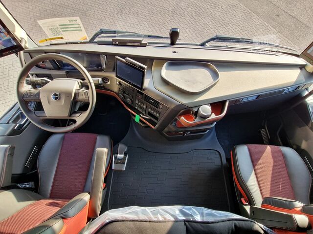 Volvo FH 16.700 Globetrotter 4x2 - YENİ - Retarder - I parkcool - Alaşım jantlar - Ayna kameraları - Volvo FH 16.700 Globetrotter 4x2 - NEW - Retarder - I...