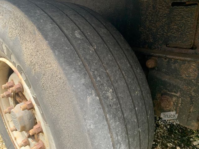 Auflieger mit Pritsche & Plane KÖGEL SN Standard Joloda_ Rungentaschen_ BPW_ Hubdach