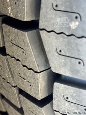 Вантажівка для напоїв MERCEDES-BENZ ANTOS 2535 / 2 x AHK / LBW / LENKACHSE / 20 PAL