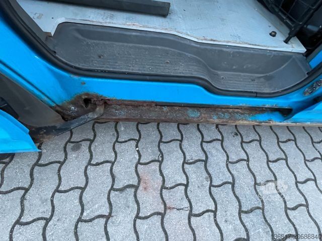 Panelinis furgonas FORD Transit Connect Kasten T220 8-fach bereift