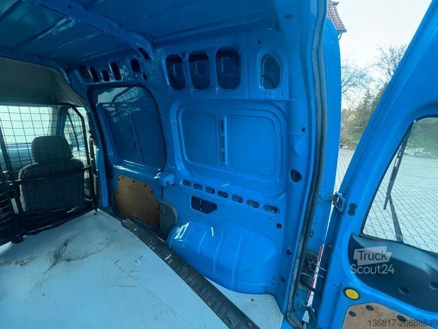 Panelinis furgonas FORD Transit Connect Kasten T220 8-fach bereift