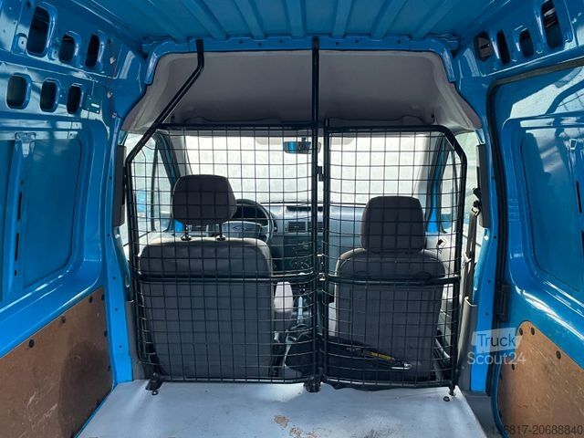 Panelinis furgonas FORD Transit Connect Kasten T220 8-fach bereift