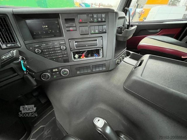 شاحنة قلابة ثلاثية الجوانب VOLVO FM 330 4x2 2-Achs Kipper Meiller