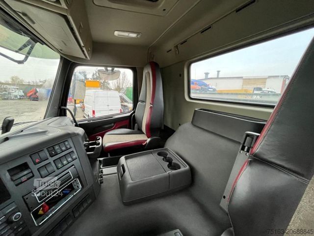 شاحنة قلابة ثلاثية الجوانب VOLVO FM 330 4x2 2-Achs Kipper Meiller