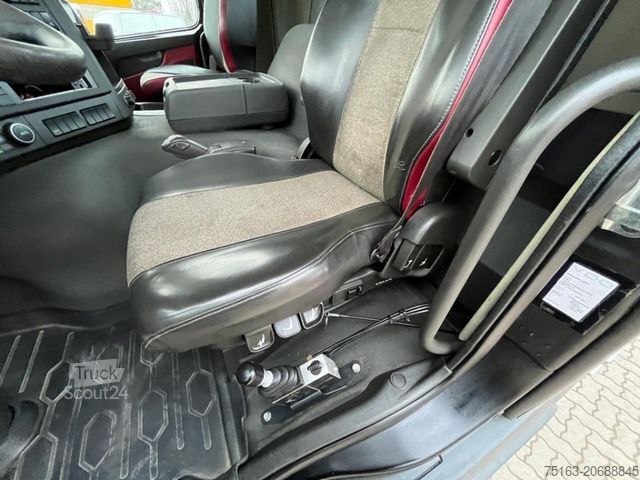 شاحنة قلابة ثلاثية الجوانب VOLVO FM 330 4x2 2-Achs Kipper Meiller