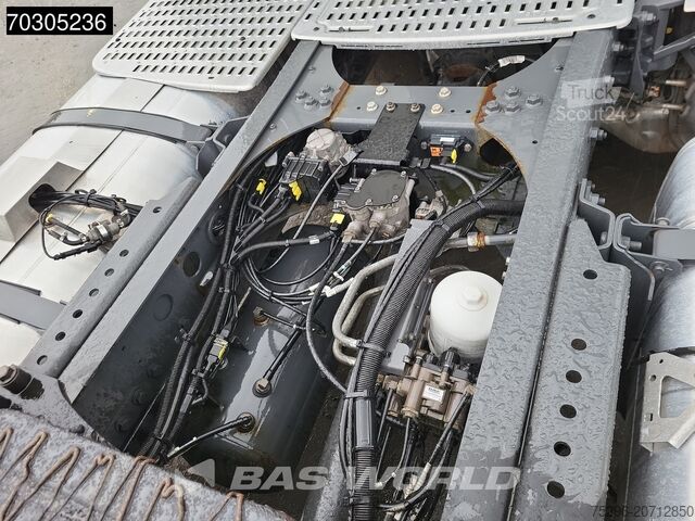 Standard tractor DAF XF 480 4X2 SC 2x Tanks 80% Tyres