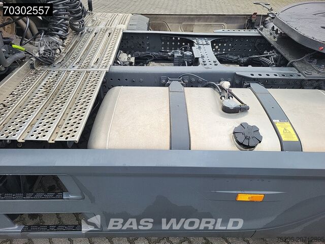 Standard-SZM Mercedes Actros 1845 4X2 GigaSpace Retarder MirrorCam Na...