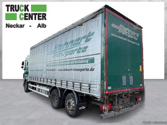 Samochód ciężarowy z plandeką typu platforma DAF XF 440 SC Staplerhalter Lift/Lenk L8,45m TÜV neu