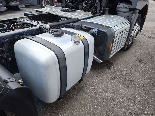 Kamion za prevoz opasnih materija MERCEDES-BENZ 1840 LS Actros 4x2 Classic Space ADR / Gefahrgut