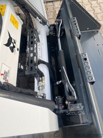 Valjak za puteve BOBCAT T 450 Raupe Full Option !!!