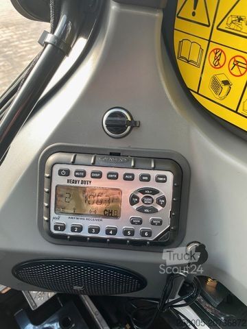 Valjak za puteve BOBCAT T 450 Raupe Full Option !!!