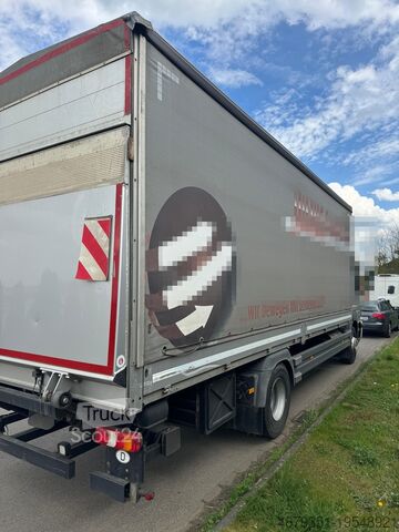 Camion avec caisse Mercedes-Benz Atego 1630L