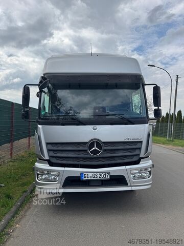 Nákladní automobil se skříňovou nástavbou Mercedes-Benz Atego 1630L