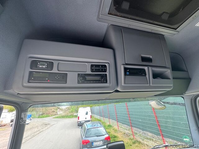 Camion avec caisse Mercedes-Benz Atego 1630L