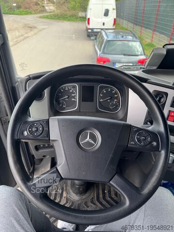 Camion avec caisse Mercedes-Benz Atego 1630L
