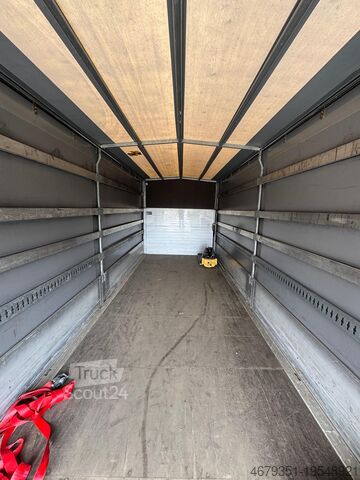 Camion avec caisse Mercedes-Benz Atego 1630L