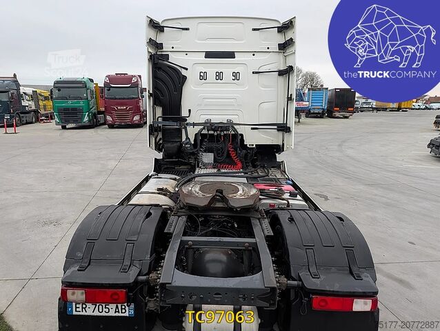 Standard-SZM Renault T 520