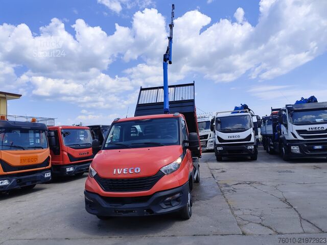 Kravas automašīna ar furgonu un celtni Iveco Daily 35-120