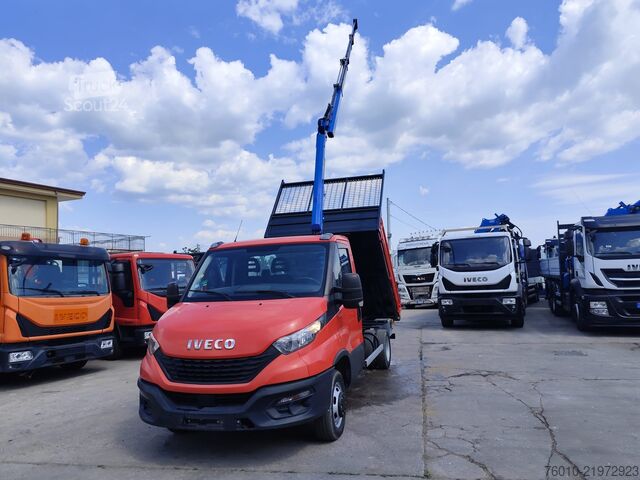 Kravas automašīna ar furgonu un celtni Iveco Daily 35-120