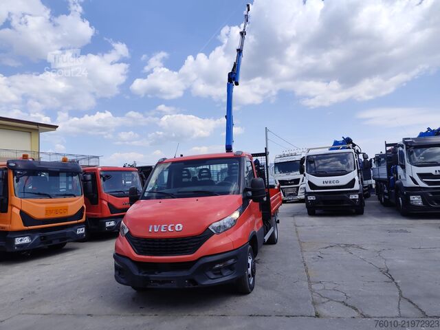 Furgón con grúa montada sobre camión Iveco Daily 35-120