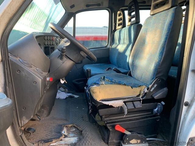 Kombi s prekucnikom Iveco Daily 35C11 - 7 posti -  Km 166.400