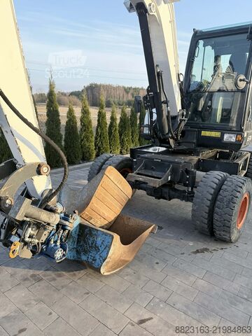 Gumikerekes kotrógép Bobcat EW57 Tiltrotator EW57